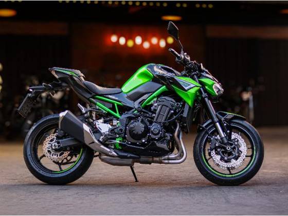KAWASAKI Z900 KAWASAKI Z900